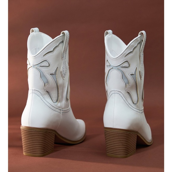 New with tags Altar’d State Octavia Bow Bootie - Picture 3 of 3